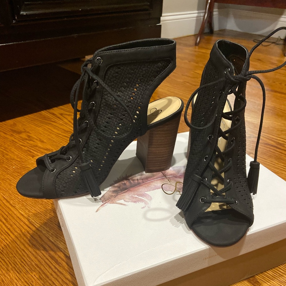 Jessica Simpson size 8.5 chunk heel sandal.
